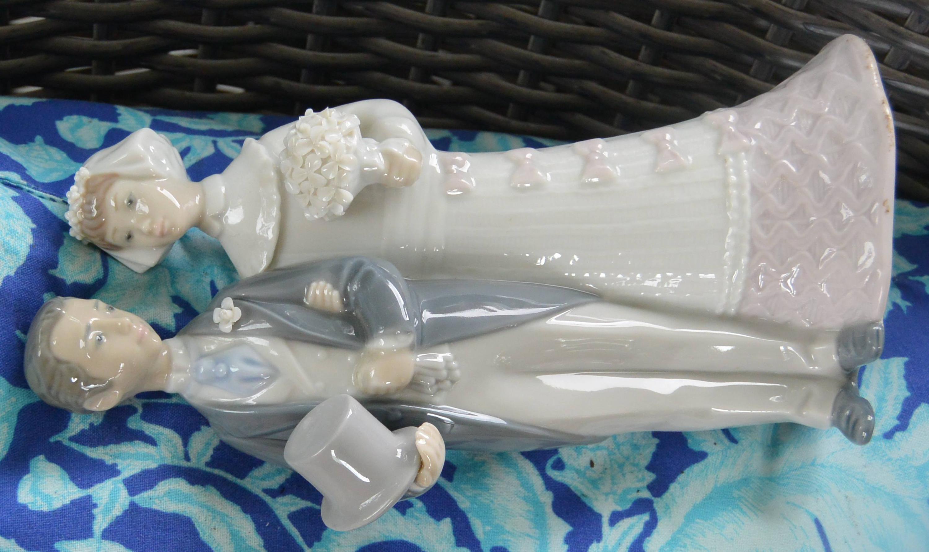 Lladro Bride and Groom Figurine: Handmade Porcelain Wedding