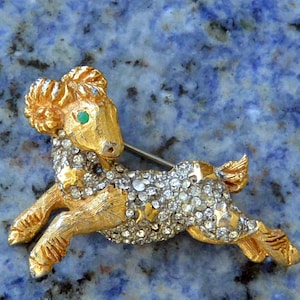 ¡OFERTA! Broche de carnero KJL - Firmado, cristales pavé, ojo de esmeralda, ¡excelente regalo! Vintage - ¡Muy raro, fabuloso!