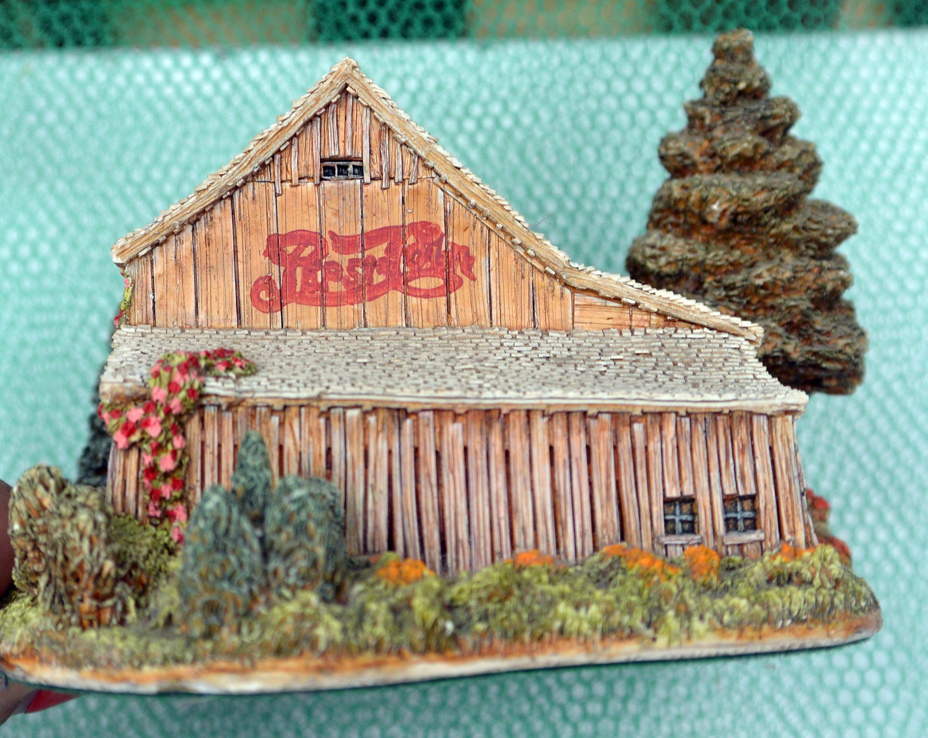 SALE! Lilliput Lane Sculpture - Pepsi Cola Barn- American SALE! Lilliput Lane Sculpture - Pepsi Cola Barn- American