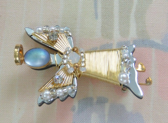SALE! Liztech Angel Brooch - Signed, Gold Halo/Wi… - image 8