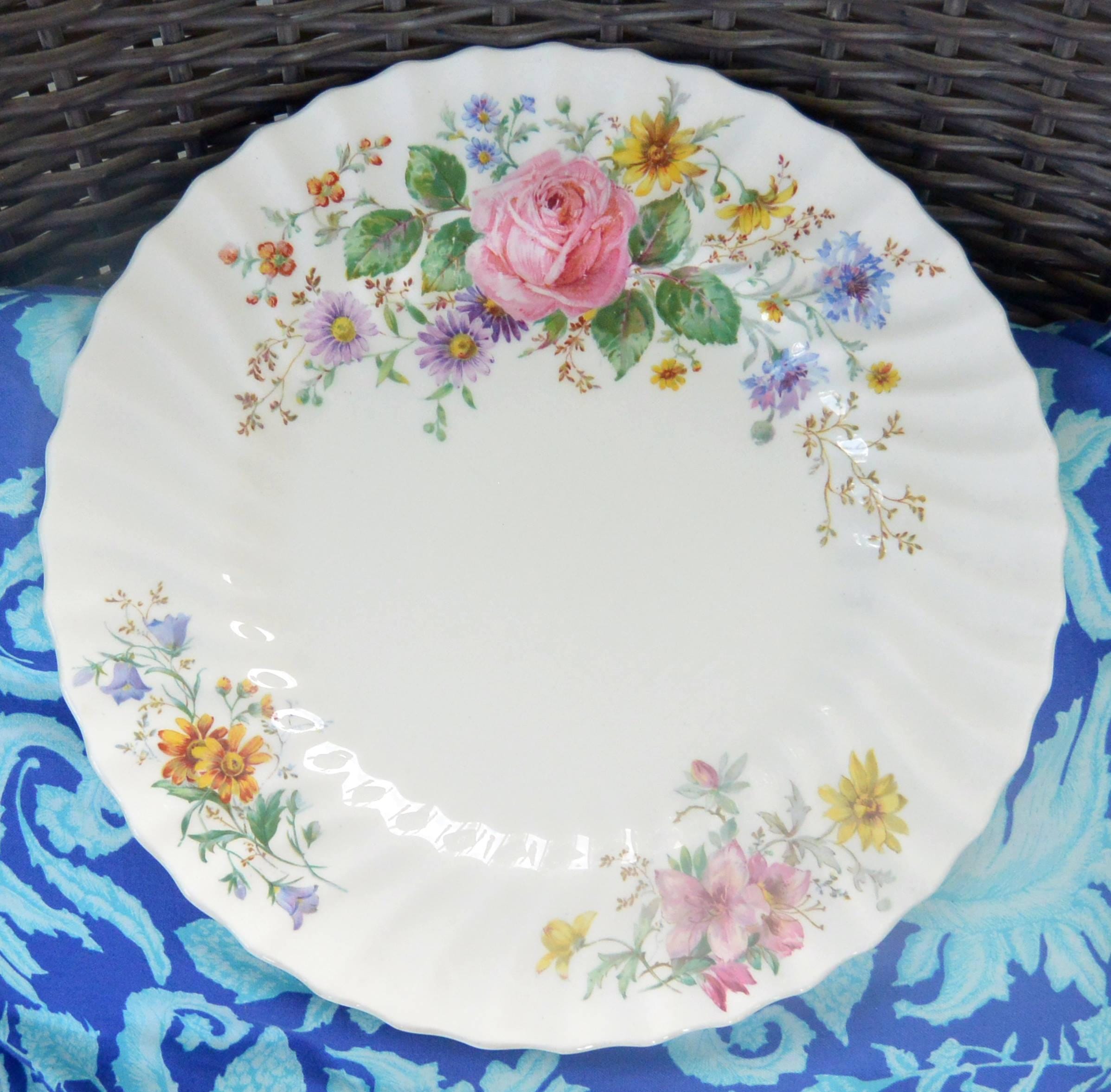 ロイヤルドルトン アルカディア プレート: 10.75 インチ ディナー、花