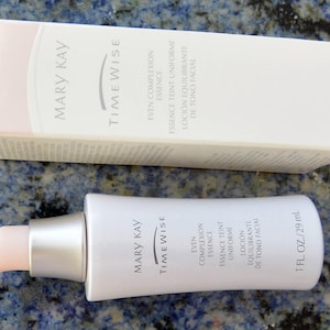 SALE! Mary Kay Even Complexion Essence, Timewise, Reduces Dark Spots - 3/4 Full, Box, Great Product- Vintage - Rare, Fabulous!