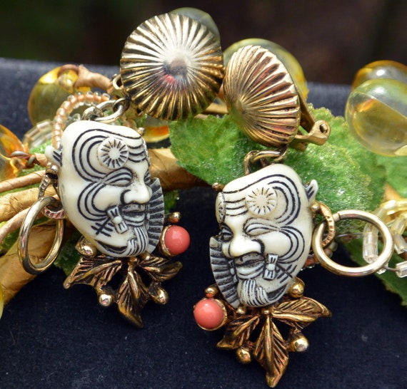 Selro Selini Noh Mask Jewelry Set: Pendant & Clip Earrings