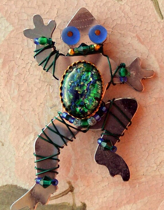 Liztech Brooch - UNUSED - Signed,  3D Jeweled Frog, Hand Crafted  US,, Retro Glass, Vintage, Retired, SALE! View 4