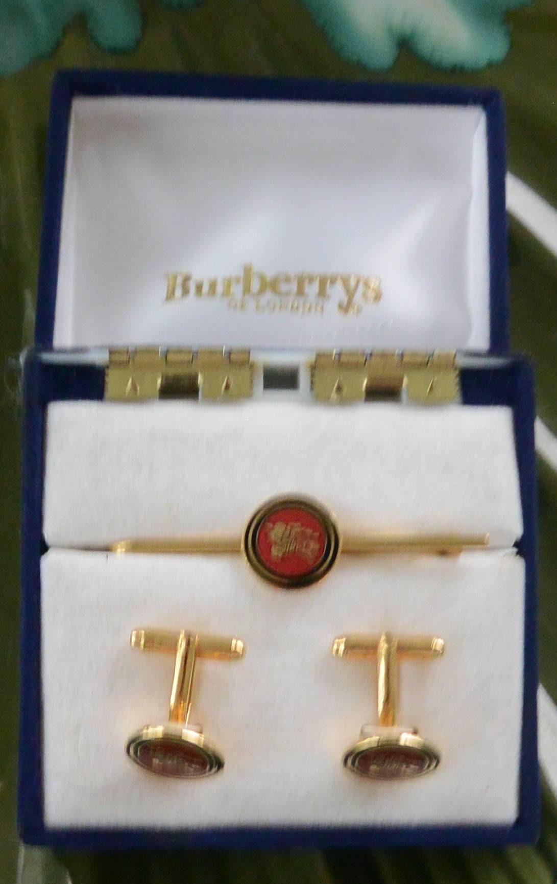 バーバリーのカフスボタン/ネクタイピンセット - 馬に乗った騎士