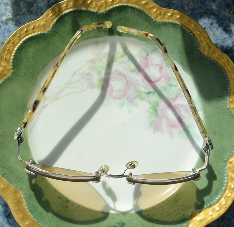 May include: A handmade wooden sign with the text "Welcome" in a playful font. The sign is painted white with a distressed finish, and features a small, decorative heart. Perfect for adding a touch of warmth to any entryway.