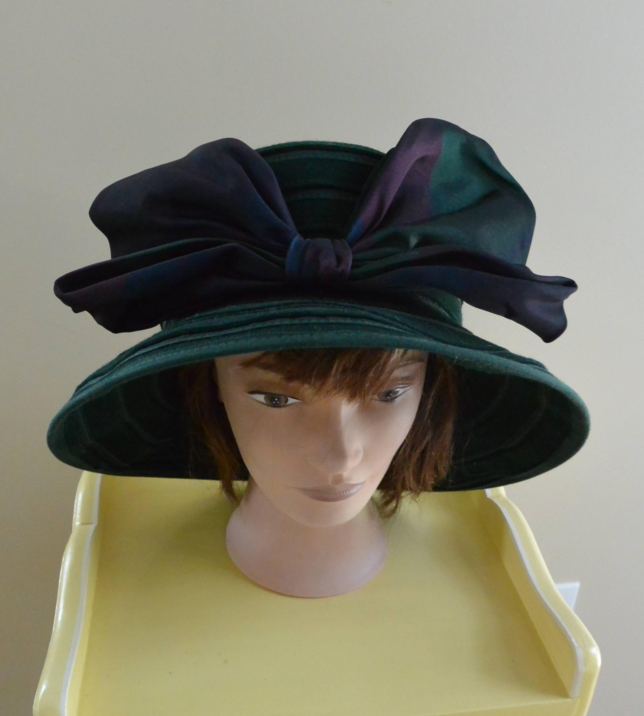 Vintage Liz Claiborne Green Wool Hat: Wide Brim, Elegant Bow  display picture 2