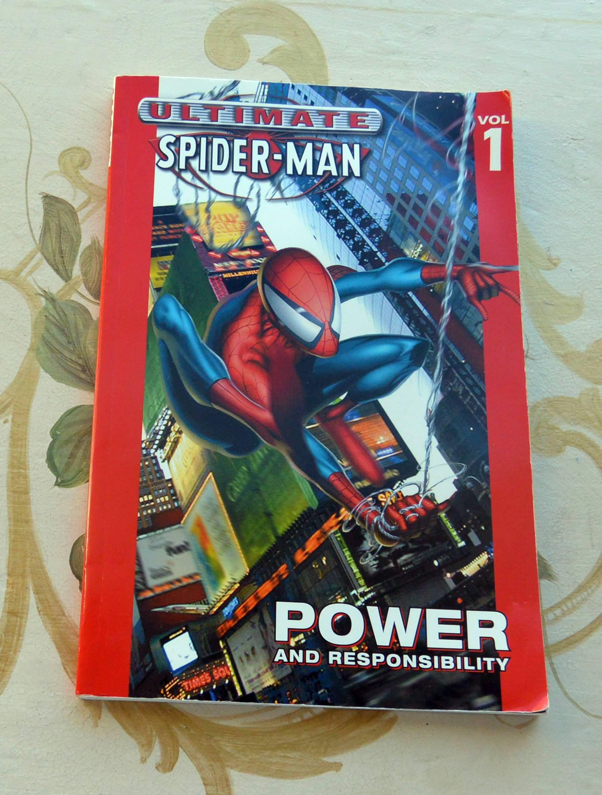 本、アルティメット スパイダーマン、パワー & レスポンシビリティ