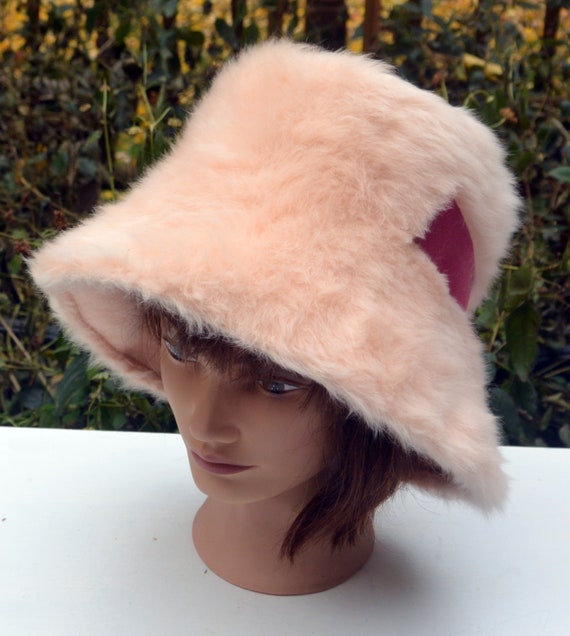 48 HR SALE! Elsa Schiaparelli Faux Fur Hat- Pink F