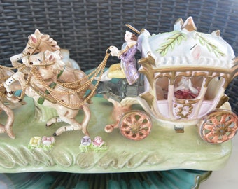 カポディモンテ　CAPODIMONTE 、馬車を引く紳士とプリンセス Vintage Capodimonte Italy Four Horse Drawn Princess Cinderella