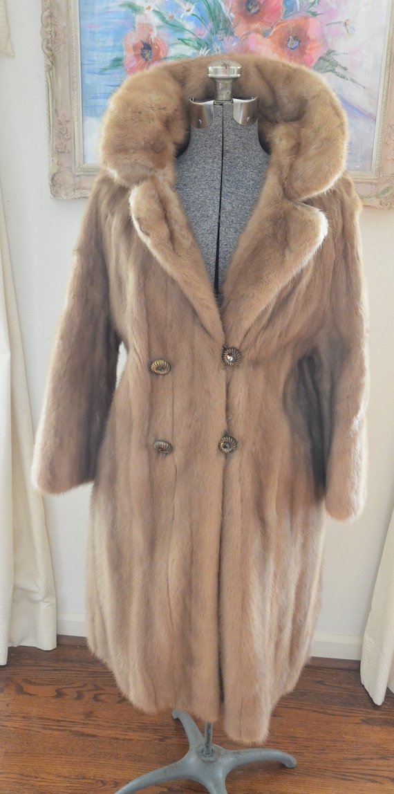 SALE! Luxury Fur Coat - Elegant Style/Lining, Beig