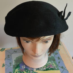 Eric Javits Brown Wool Hat With White Hatband, Label  display picture 3
