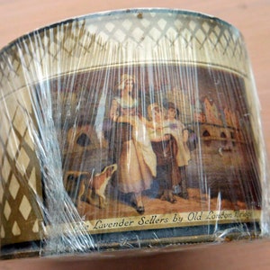 SALE! Yardley Bath Powder- UNUSED - Old English Lavender, Boxed, Dusting Powder, Great Gift - Vintage- Rare, Fabulous!