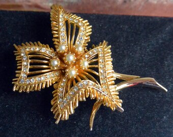 Hattie Carnegie Floral Brooch: Gold Plated, Pearls & Rhinestones, Signed, Vintage, SALE!