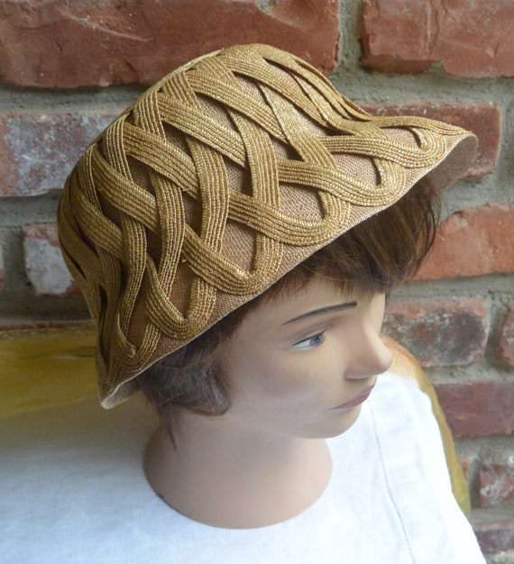 Elsa Schiaparelli Hat- Millinery Fabric, Exquisit