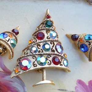 Set vintage weiss kerstboombroche en oorbellen: gesigneerde goudkleurige vakantiesieraden