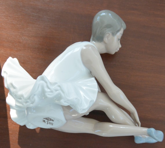 Lladro Ballerina Figurine: UNUSED - Handcrafted NAO DAISA, Spain