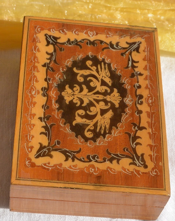 Lador music box sale