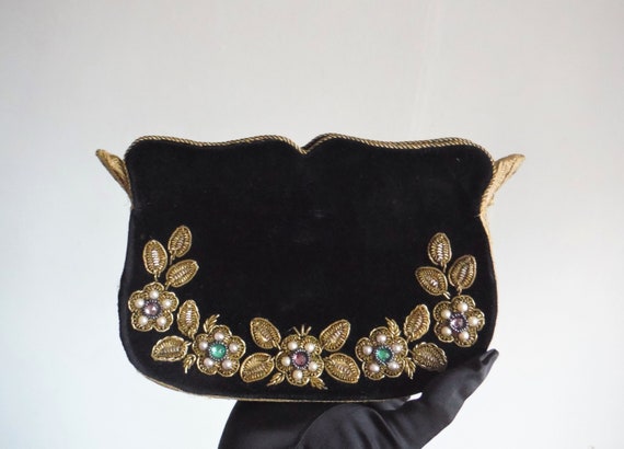 1940s Black Velvet Floral Embroidered Evening Purs