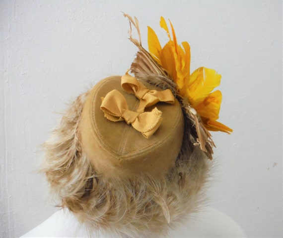 1940s Tilt Faux Birdie Hat