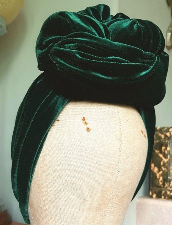 Luscious 1940s Style Green Velvet Turban