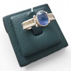 Genuine Blue Sapphire ~ Vintage Sterling Silver Ring ~ Size 8