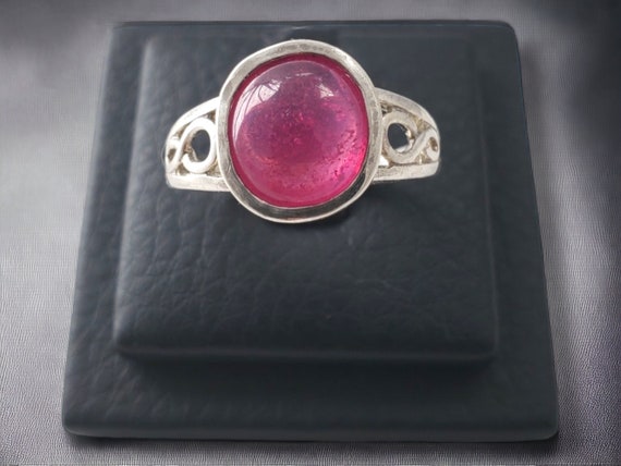 Genuine Ruby ~ Vintage Sterling Silver Ring ~ Siz… - image 3