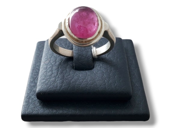 Genuine Ruby ~ Vintage Sterling Silver Ring ~ Siz… - image 1