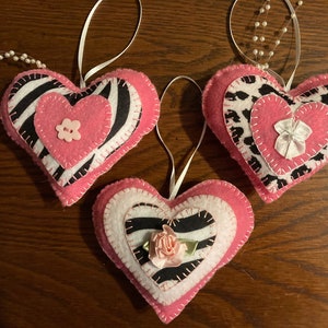 Felt heart ornaments for Valentine’s Decoration- set of 3 in pink and animal print