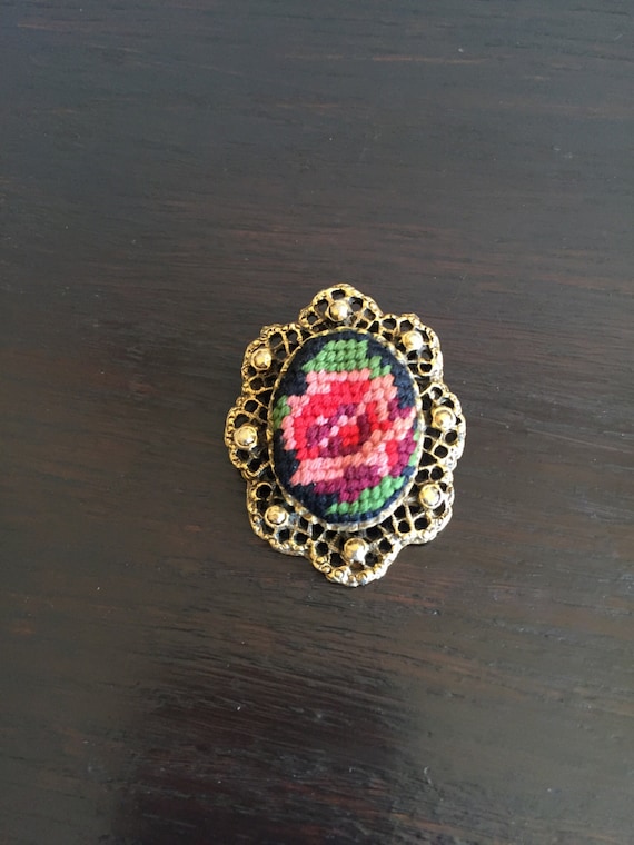 Vintage Needlepoint Rose Flower Brooch Pin - Antiq