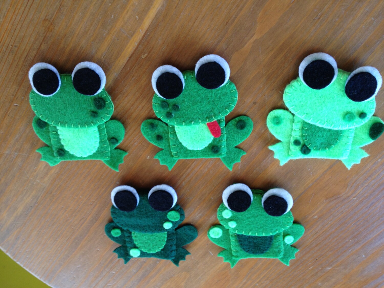 5 Green Speckled Frogs Finger Puppet Set Etsy Canada