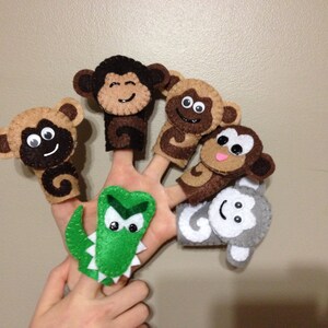Wopohy Five Small Monkeys Swing In A Tree Finger Puppet Set - Monkeys And Alligator Animal Plush Finger Puppet Children Children Children's Favours