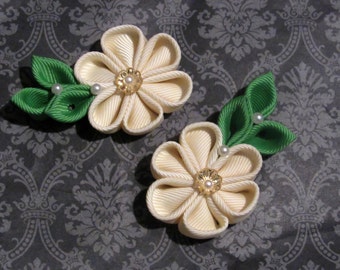 Ivory and Green Kanzashi Flower Alligator Clips