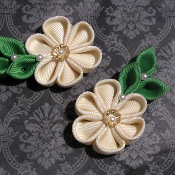 Ivory and Green Kanzashi Flower Alligator Clips