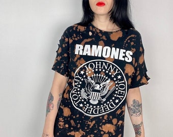 Ramones bleached distressed band Shirt size medium