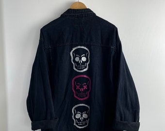 Handgeschilderde schedel denim jasje Punk alt kleding festival vintage bezaaid jasje goth grunge