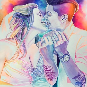 Pode incluir: Uma pintura a aquarela de um casal se beijando. A mulher est&aacute; usando um vestido de noiva branco e o homem est&aacute; usando uma camisa branca. A pintura &eacute; feita em um arco-&iacute;ris de cores.