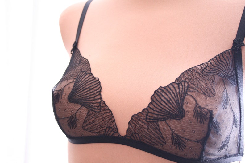 Soft Bra Wireless Bra Undies Set Sea Shell Dessous out of french lace Soft Cup Bra image 2