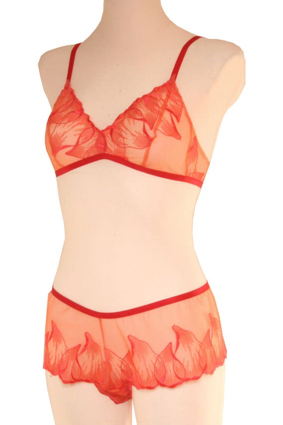 Red Bra Lingerie Tulip Passion Dessous Out of French Lace Bra in Red Tuille  -  Canada