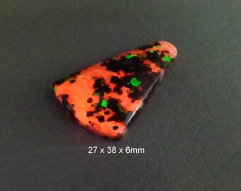 Fluorescent Mineral Cabochon. Franklin, NJ. Calcite, Zincite, Franklinite, Willemite  Picture 1 shows fluoresce under short wave UV lamp