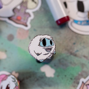 Classic Bumble Enamel Pin