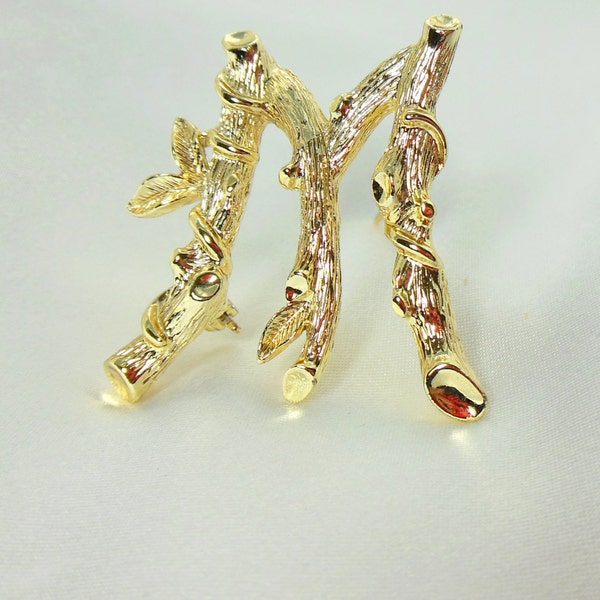 Sarah Coventry ABC Collection Brooch Letter M