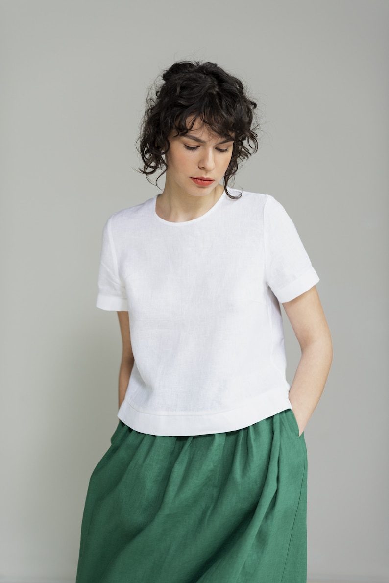 Vacation capsule wardrobe linen top, Crop soft flax blouse with short sleeves, Casual summer round neck t-shirt, Minimalist resort tee 画像 5