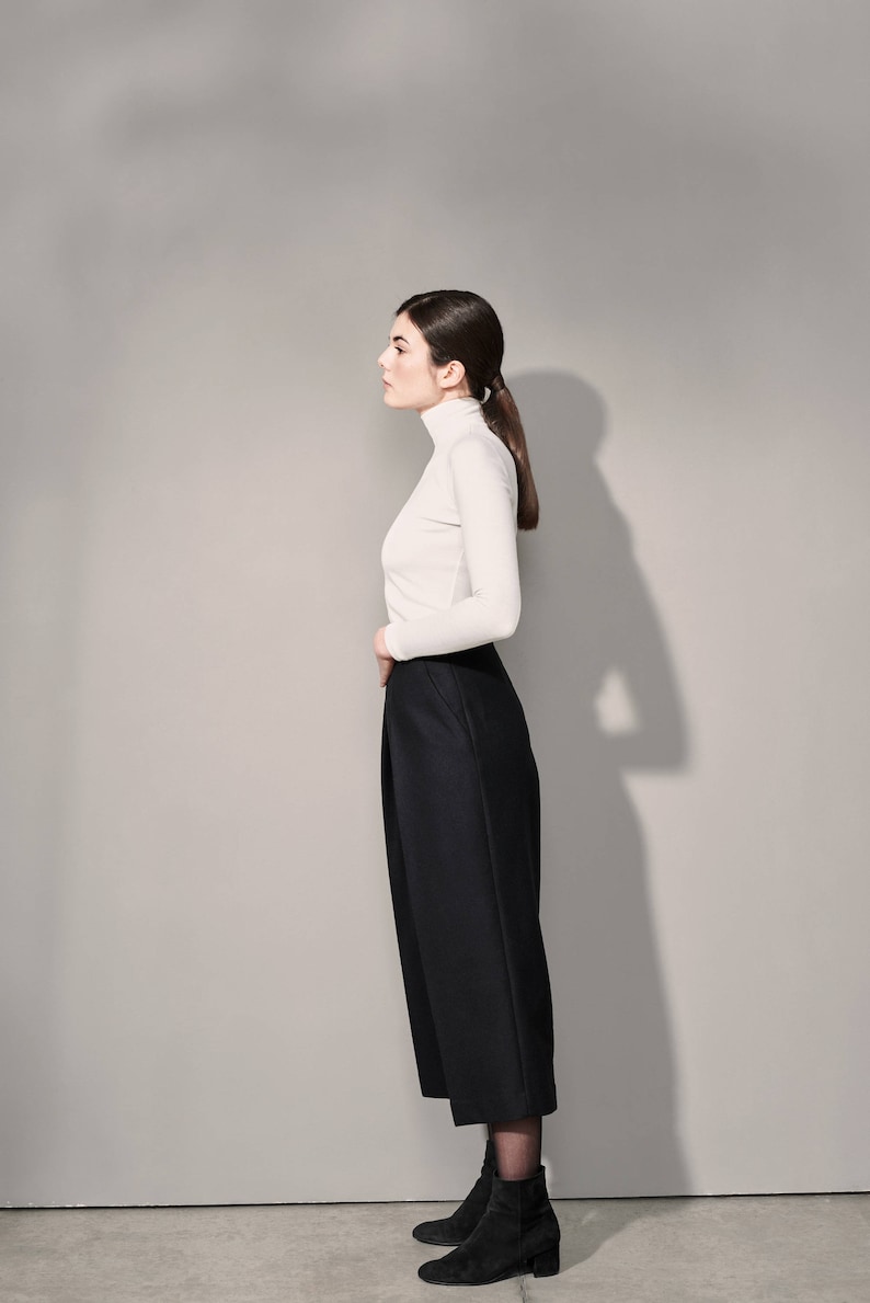 High-waisted wide wool trousers with deep pleats and side pockets, wool culottes with viscose lining image 1