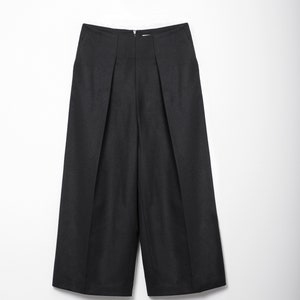 High-waisted wide wool trousers with deep pleats and side pockets, wool culottes with viscose lining image 6