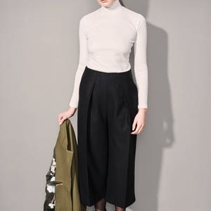 High-waisted wide wool trousers with deep pleats and side pockets, wool culottes with viscose lining image 3