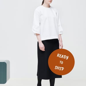 Minimalistische lässige Bluse aus OEKO-TEX zertifizierter Baumwoll Popeline direkt versandfertig