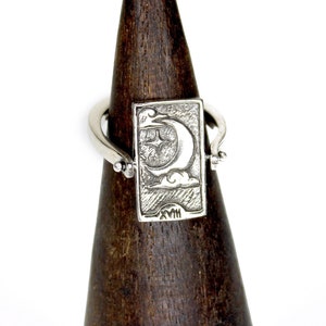 Sun and Moon Tarot Card Silver Spinning Ring - Moon Card - Sun Tarot Card - flip ring, fidget ring - astrology, celestial, pagan