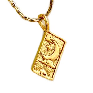 Carte de tarot lune - collier tarot en or - collier pendentif réversible soleil et lune - astrologie, céleste, occulte, païenne