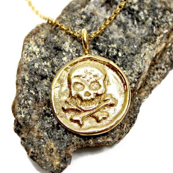 Pendentif pièce de monnaie pirate - collier pièce d'or - tête de mort et os croisés - collier trésor de pirate